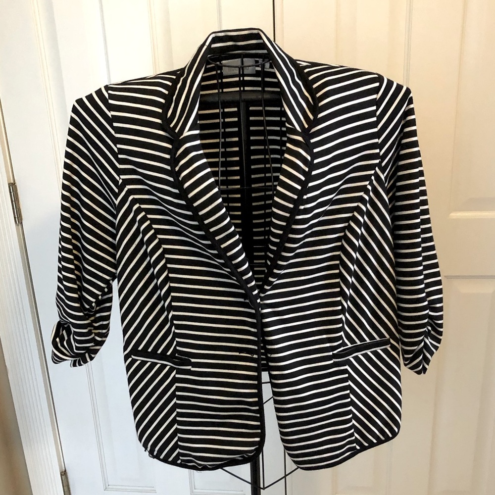 Avenue black & white stripe jacket blazer 14/16